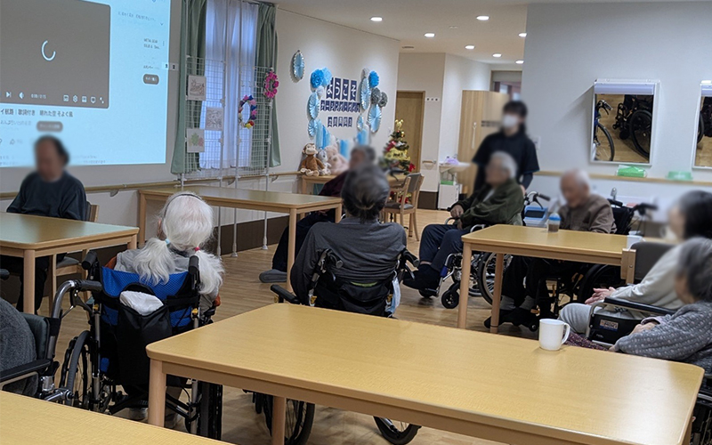 歌の会をしました🎤＆看板つきました。