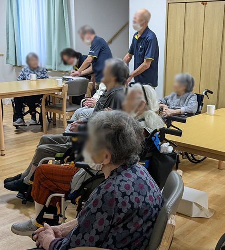 歌の会をしました🎤＆看板つきました。