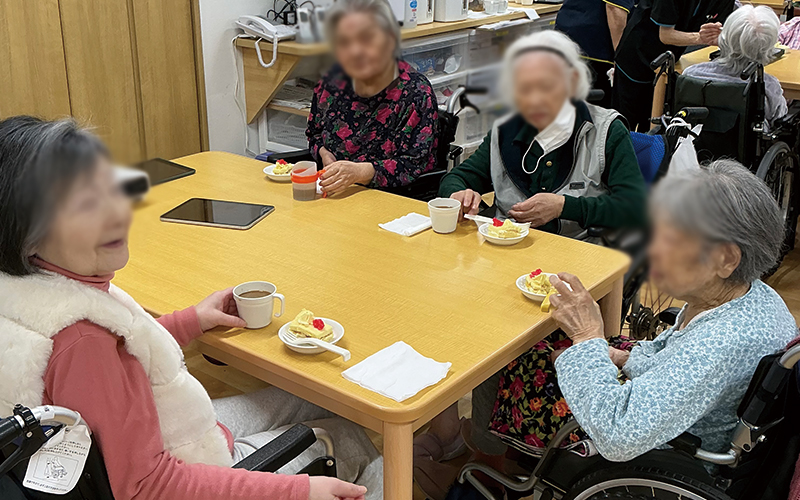 お誕生日会を開催いたしました