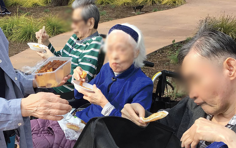 1号棟お花見に行きました。